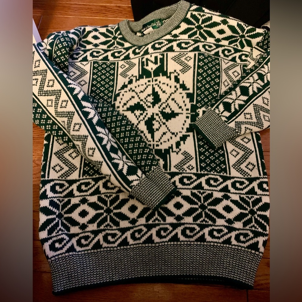 Men's Green and Cream Patterned Knights of the round table vintage Sweater